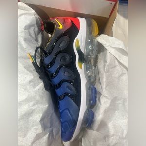 Nike Air Vapormax Plus Black/University Gold/blue Size 12